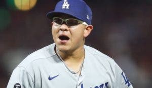 El casillero de Julio Urías ha sido retirado del equipo, al igual que sus murales en Dodger Stadium