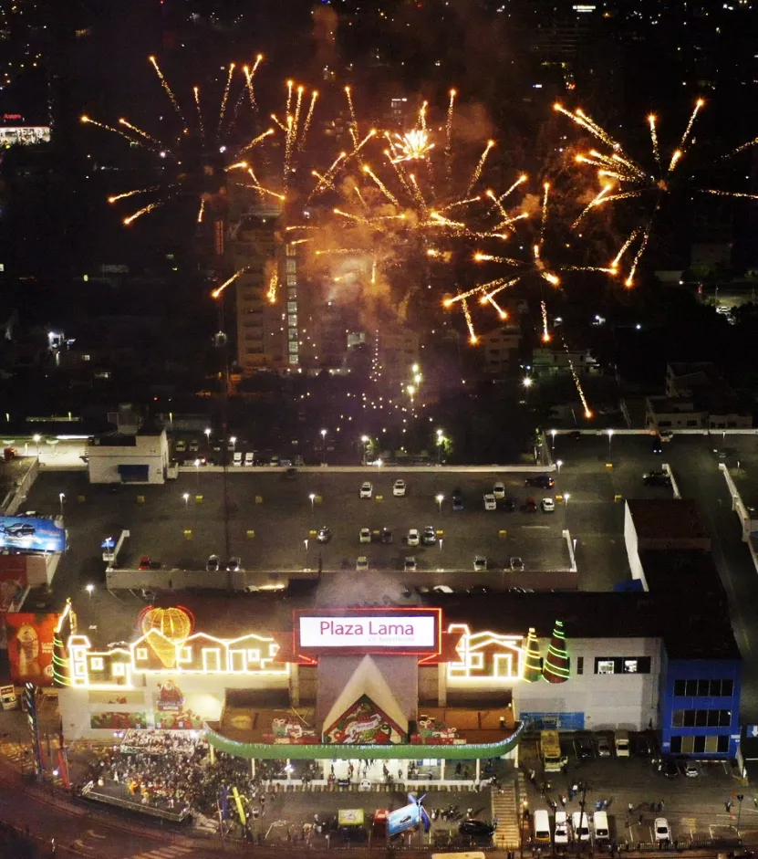 Plaza Lama recibe Navidad con una gran celebración