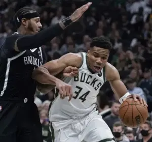 Giannis Antetokoumpo,  gran figura de Milwaukee Bucks