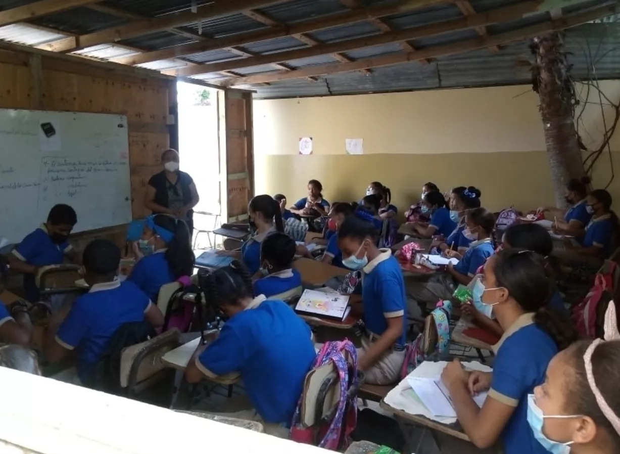 Escuelas aún no inician  clases por arreglo local