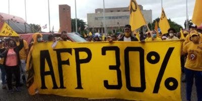 Sindicalistas piden explicación sobre reducción en ganancias de afiliados a las AFP
