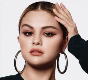 Selena Gomez colabora con Coldplay