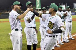 Estrellas blanquean Toros en labor combinada de 6 pitchers; Montero remolca