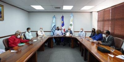 Autoridades coordinan entrega de parcelas en área de presa Montegrande