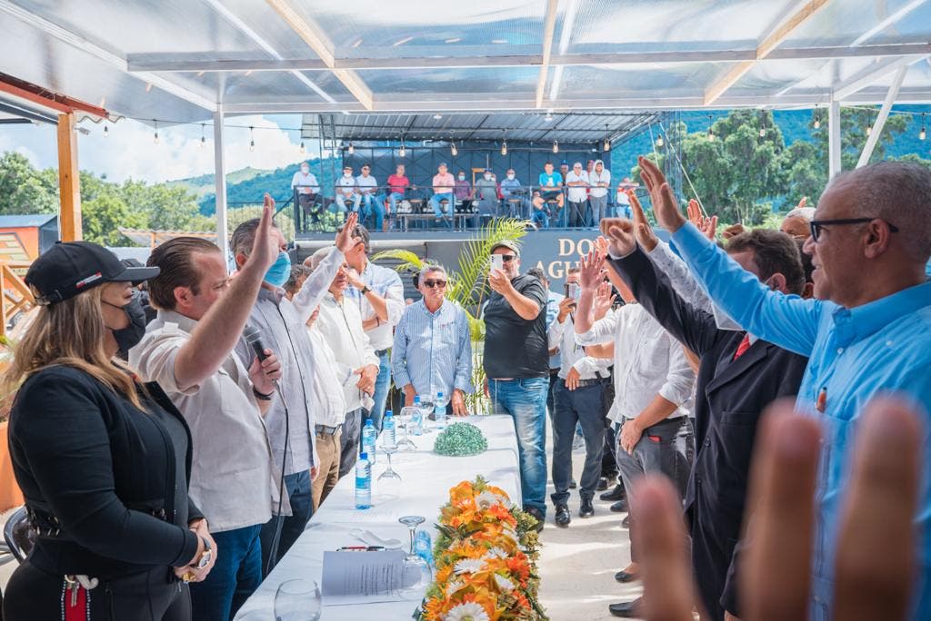 Paliza juramenta alcalde del PLD de municipio Sabana Larga de Ocoa