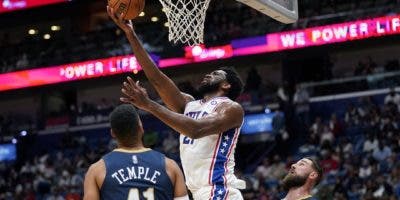 Embiid y Korkmaz dan victoria a los Sixers, sin Simmons