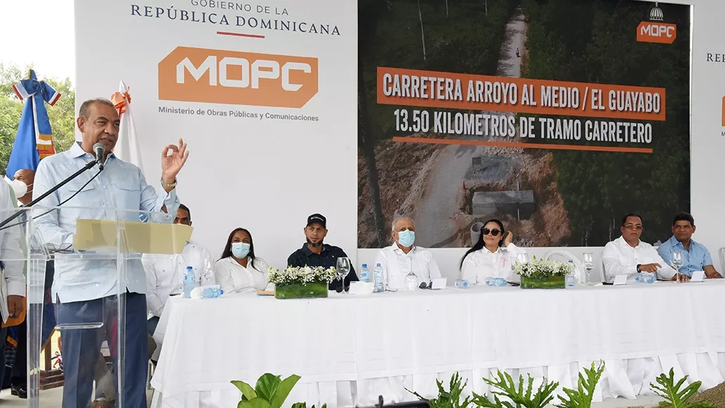 Obras Públicas inicia construcción de carreteras en María Trinidad Sánchez