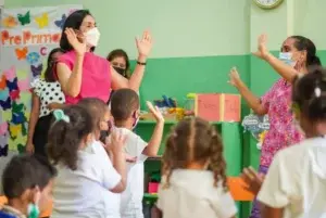 Primera dama invita a unir voluntades en el Día Internacional de la Niña