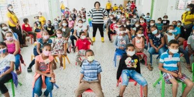 Banco Caribe ofrece “Mañana Divertida” a niños de Acción Callejera