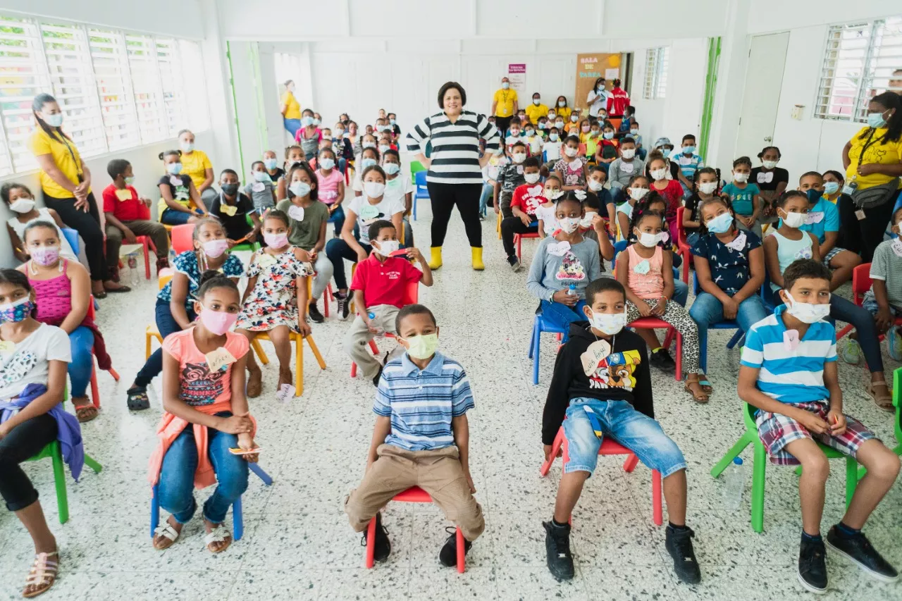 Banco Caribe ofrece “Mañana Divertida” a niños de Acción Callejera