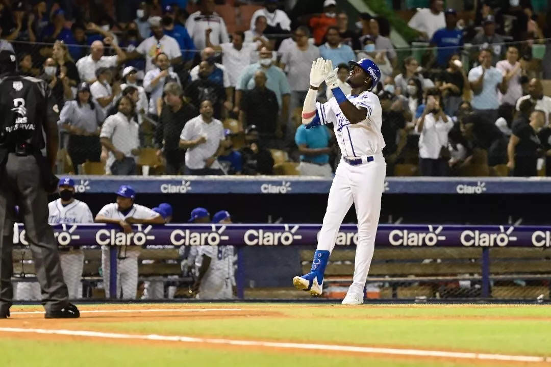 Mauricio y Valdez conducen al triunfo a los Tigres en día de apertura