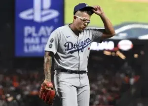 Dodgers prescinden de Urías poco antes de 5to juego