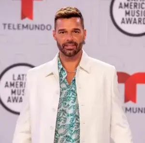 Ricky Martin asegura que no se ha hecho retoques faciales