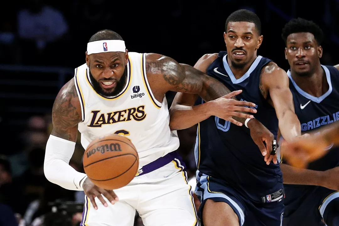 Lakers superan los 40 puntos de Morant y ganan a Grizzlies