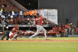 Leones derrotan a los Gigantes 10-0