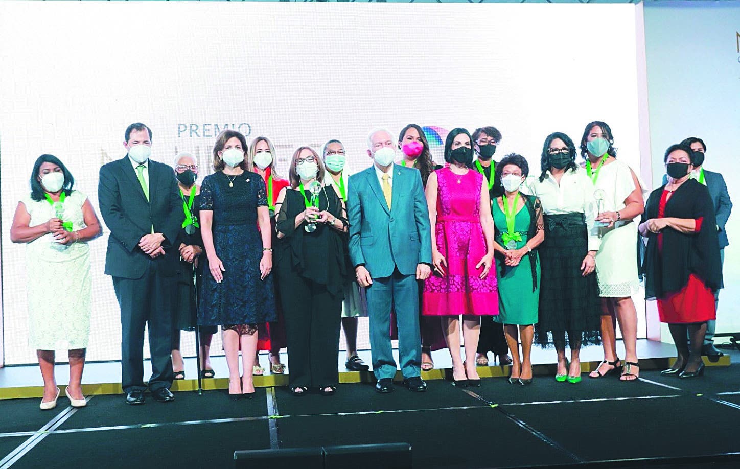 BHD León entrega premio “Mujeres que  cambian el mundo”