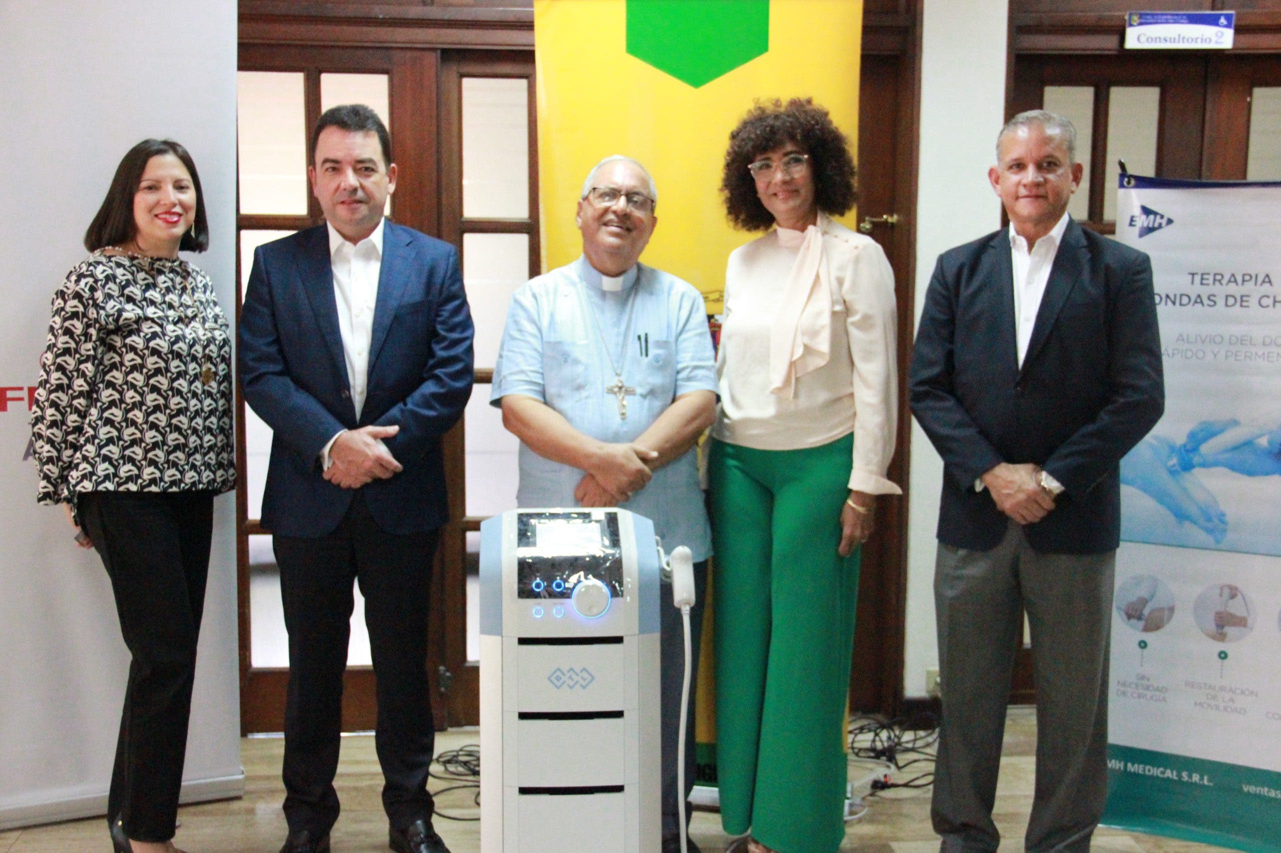 Centro de Rehabilitación de Universidad Católica recibe donativo de MAPFRE Salud ARS y Banco BHD León  