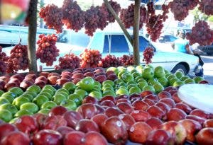 Diversos comerciantes garantizan suministro para feriado de Navidad