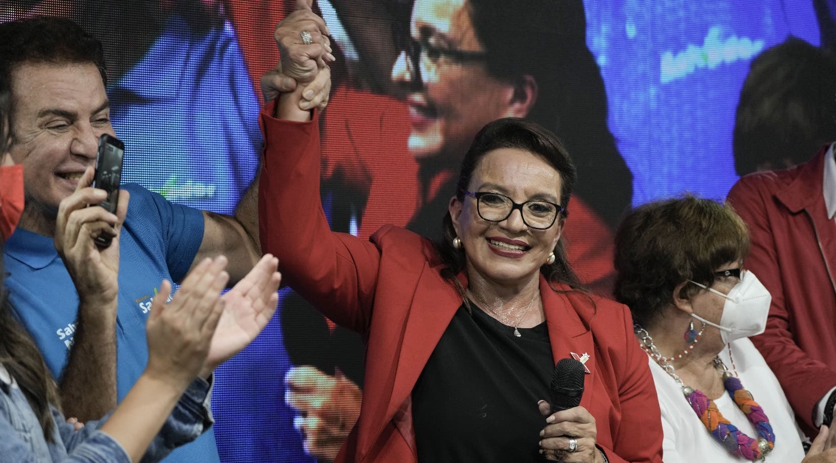 Xiomara Castro se  proclama presidenta electa de Honduras