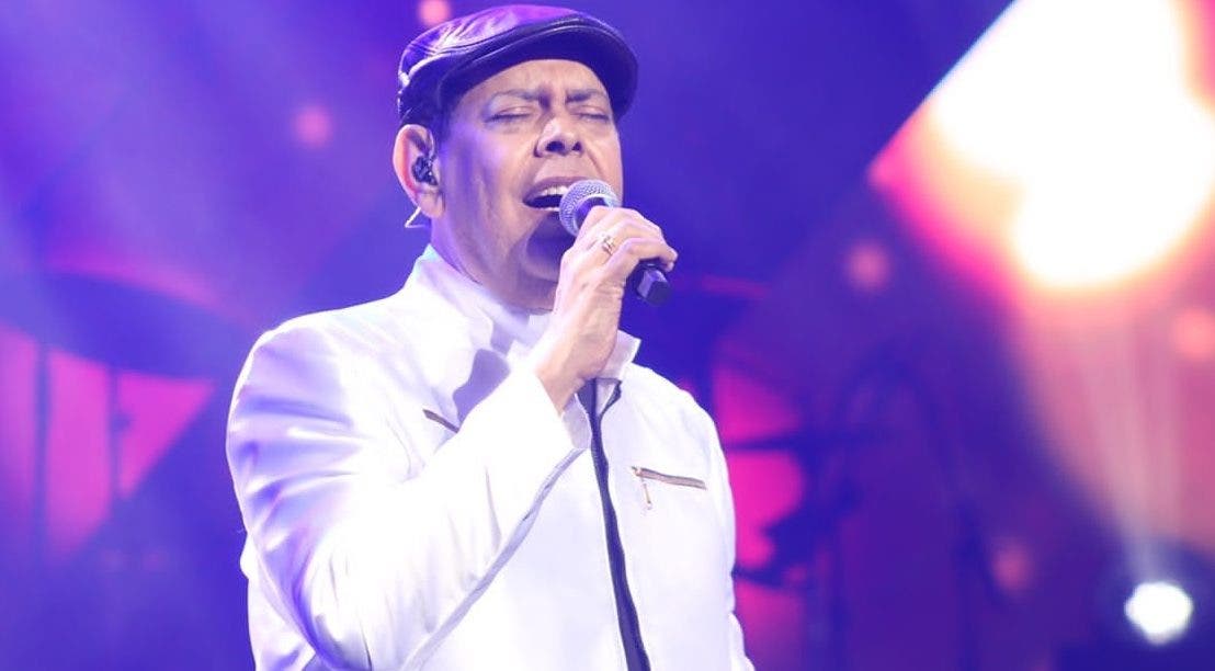 Fernando Villalona cantó un tema por cada año de carrera