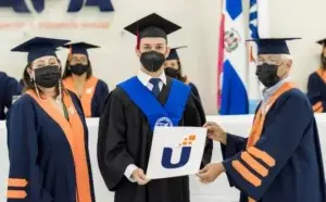 Universidad Abierta para Adulto realiza graduación