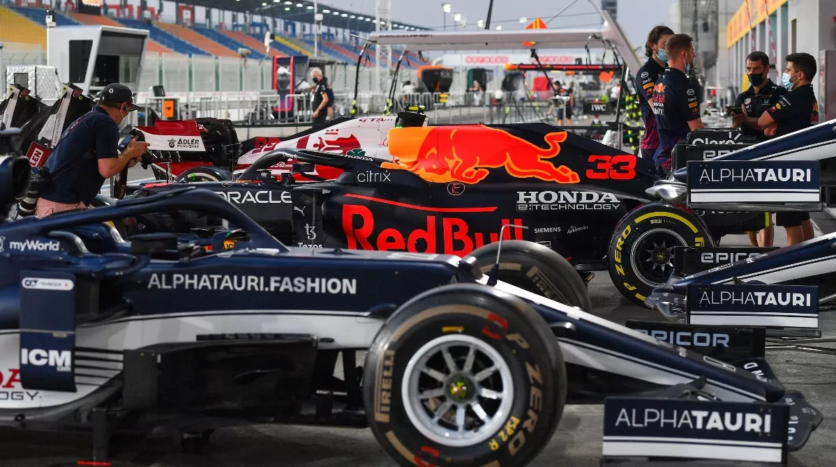 Max Verstappen y Lewis Hamilton  llevan lucha a Catar