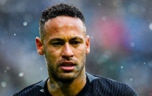 Neymar Jr sufre una lesión en pie derecho