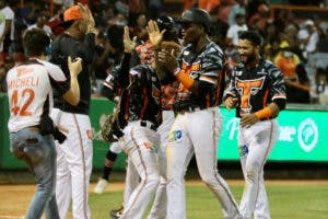 Toros blanquean a las Aguilas para 3ª victoria seguida