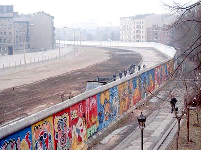 Muro Berlín: Berlín recuerda su aniversario tanto de pogromos como del fin del Muro Berlín