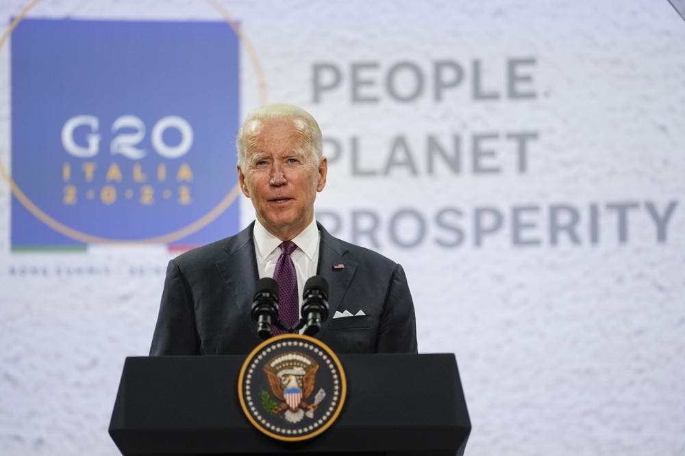Biden expone pasos para fortalecer cadenas de suministro