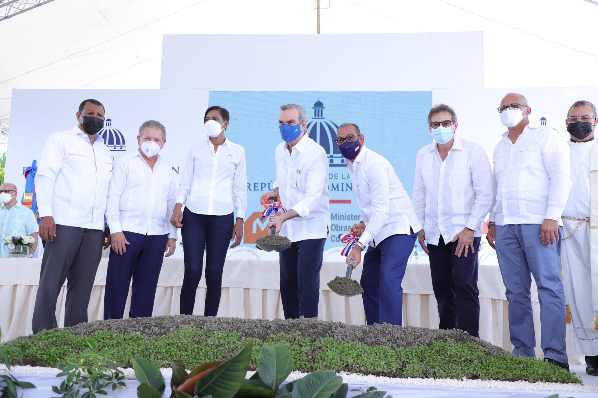 Presidente Abinader inaugura e inicia obras en Higüey por más de RD$1,100 millones
