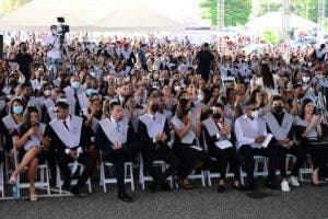 UNICARIBE gradúa 1,180 nuevos profesionales