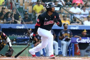 Jimmy Paredes y Edwin Uceta ganadaores del premio “Jugador de la Semana”