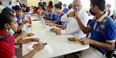 Ministro de Educación inicia en Bayaguana transformación de liceos a institutos politécnicos