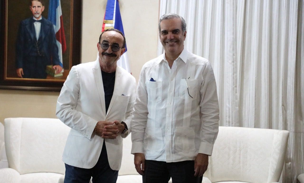Presidente Abinader recibe a Raúl Di Blasio en el Palacio Nacional