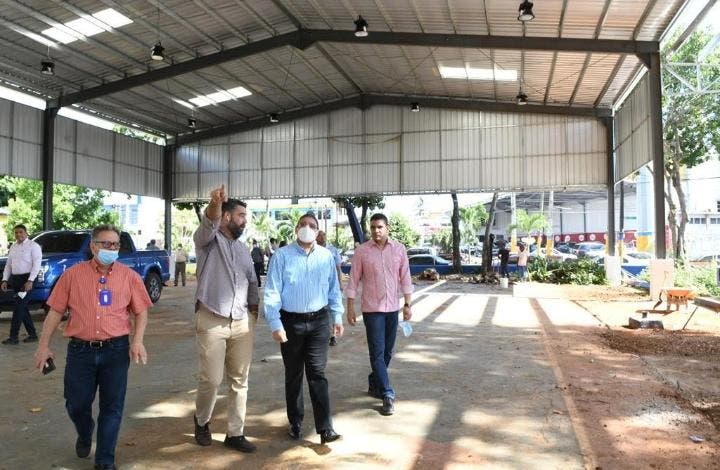 Ministro de Deportes resalta avance en construcción de techados