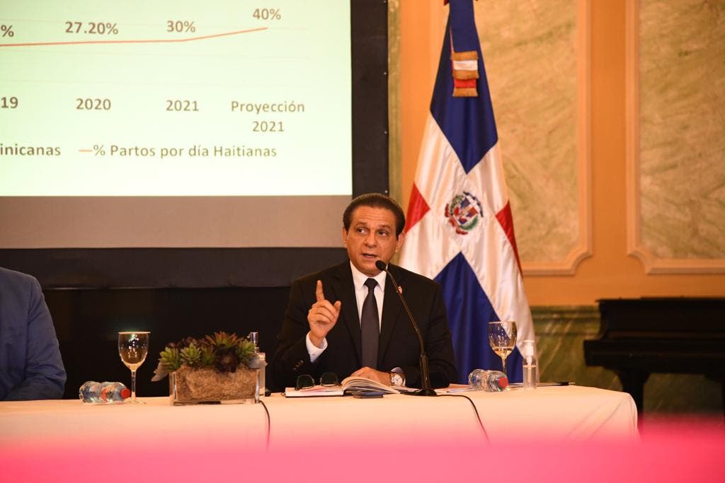 Ministro de Salud: Gobierno ha invertido RD$10 mil millones asistencia parturientas haitianas