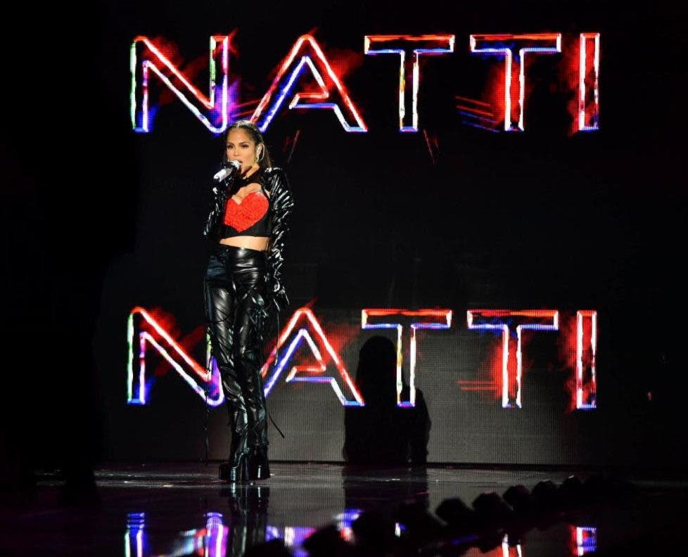 Natti Natasha conquista con “Me felicito” una audiencia de 3M en Nuestra Belleza Latina