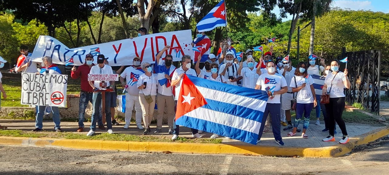 Cubanos en RD claman por el fin de la dictadura en su país