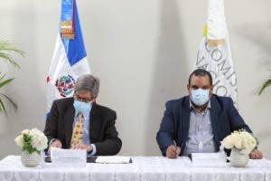 Firman contrato producción combustible sintético y abono orgánico