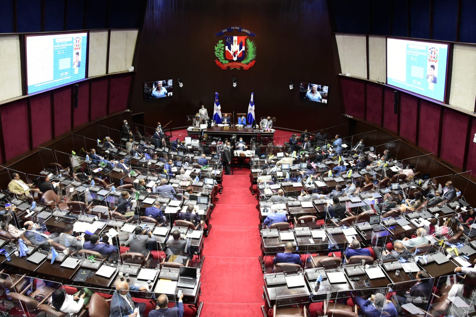Cámara de Diputados aprueba valores por RD$284 mil MM