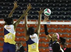 Cristo Rey sigue imparable  en voleibol, vence a Mirador