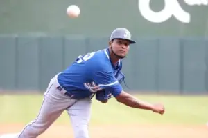 Lanzador Ervin Santana se prepara ya en la Liga Paralela con el Licey