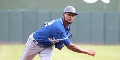 Lanzador Ervin Santana se prepara ya en la Liga Paralela con el Licey