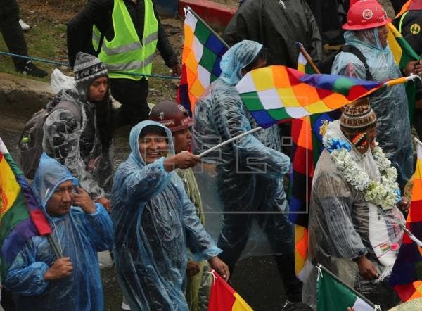 Gran marcha oficialista en Bolivia entre advertencias y retos hacia oposición