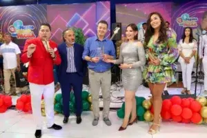 Alex Bueno dice su carrera no avanzaba por su antiguo manager; lo califica de “demonio”