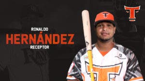 Toros del Este contratan receptor Ronaldo Hernández