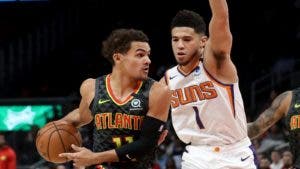 Devin Booker y Trae Young, nombrados Jugadores de la Semana en la NBA