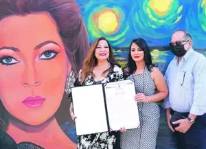 Angela Carrasco  recibe homenaje en Santiago