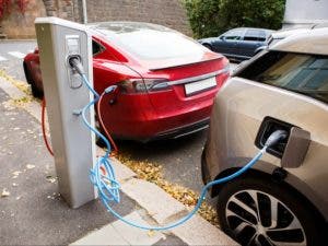 Instalan en Alto Manhattan primer cargador eléctrico para vehículos